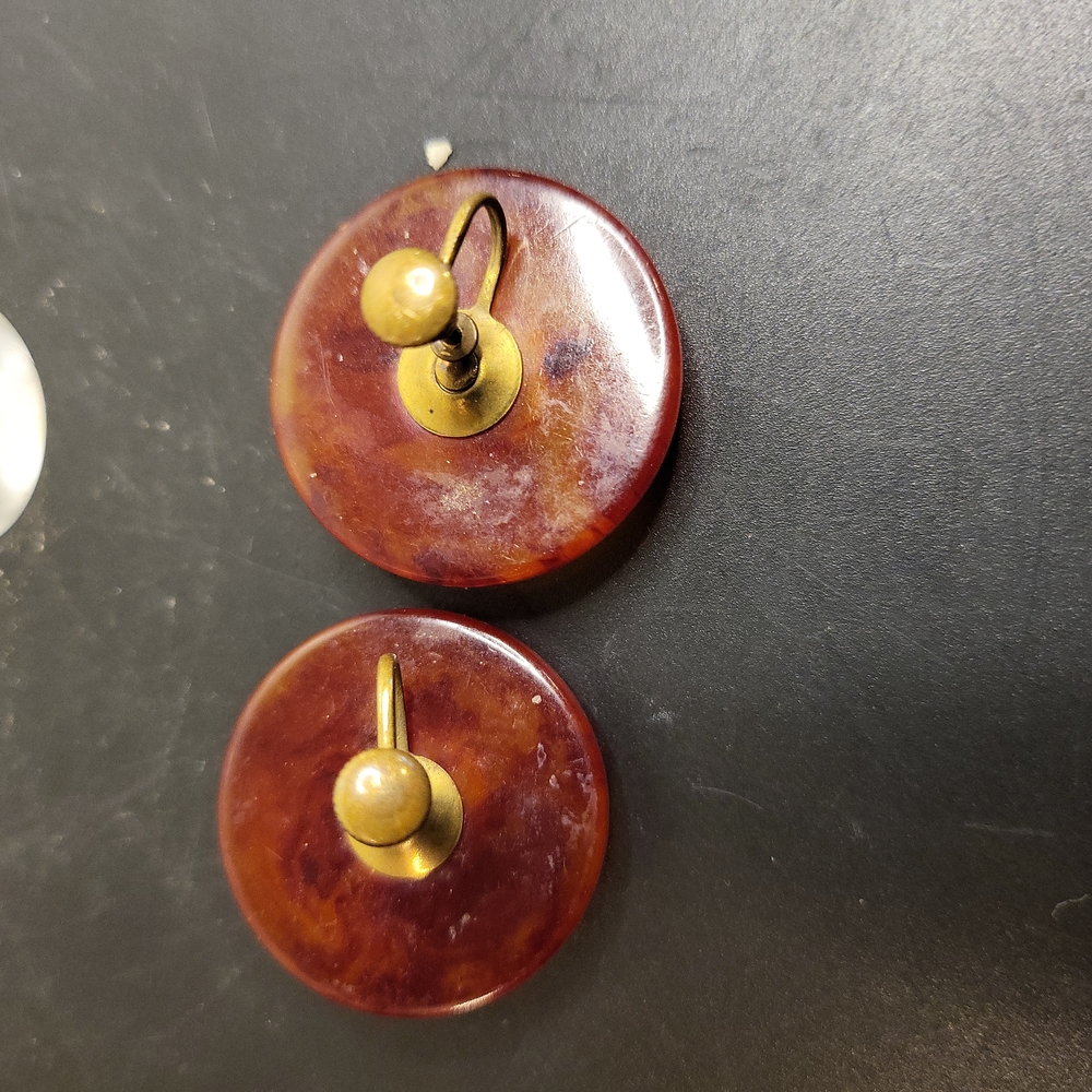 Vintage Bakelite Plastic Screwback Earrings 1.25" - Picture 3 of 7